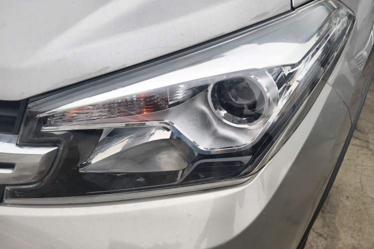 Used Dongfeng Fengon S560 2018 1.8L CVT Elite Model 7 Seats Left Front Headlight