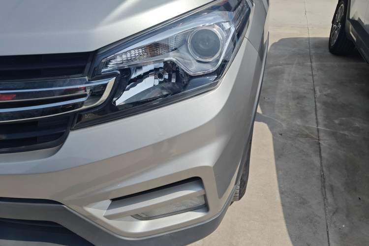Used Dongfeng Fengon S560 2018 1.8L Manual Urban Model 5 Seats Left Front Headlight