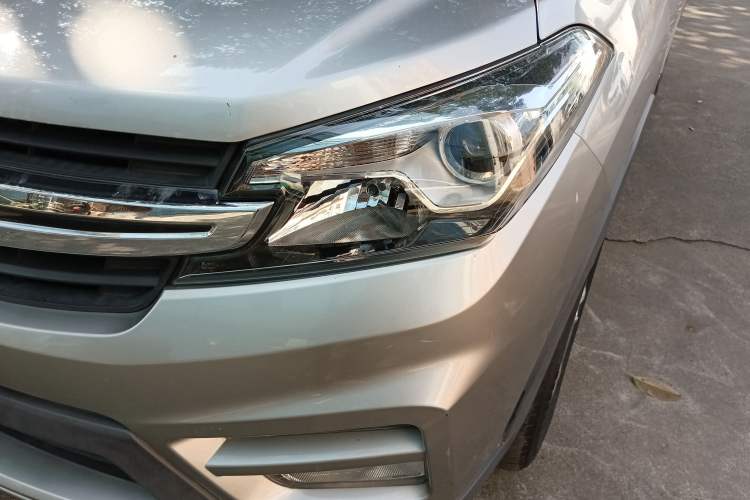 Used Dongfeng Fengon S560 2018 1.8L CVT Elite Model 7 Seats Left Front Headlight
