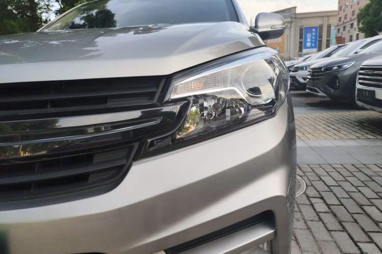Used Dongfeng Fengon S560 2018 1.8L Manual Urban Model 7 Seats Left Front Headlight