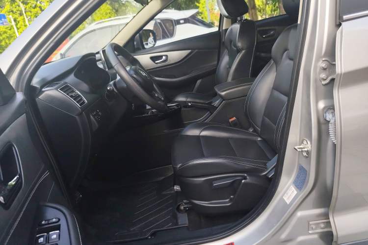 Used Dongfeng Fengon S560 2018 1.8L Manual Urban Model 7 Seats Left Front Seat