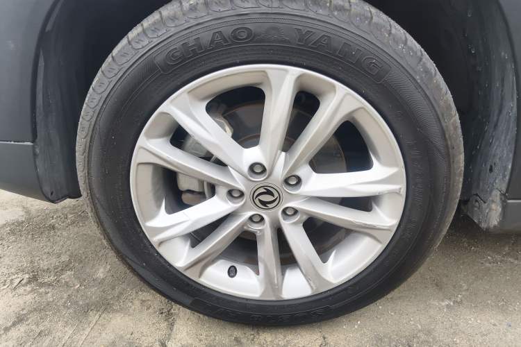 Used Dongfeng Fengon S560 2018 1.8L CVT Elite Model 7 Seats Left Front Wheel Hub