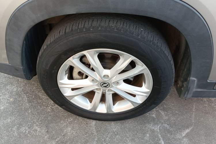Used Dongfeng Fengon S560 2018 1.8L CVT Elite Model 7 Seats Left Front Wheel Hub