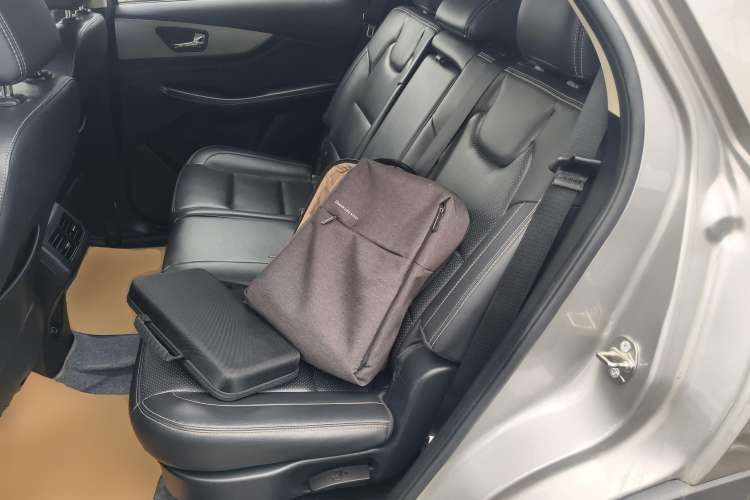 Used Dongfeng Fengon S560 2018 1.8L CVT Elite Model 7 Seats Left Rear Seat