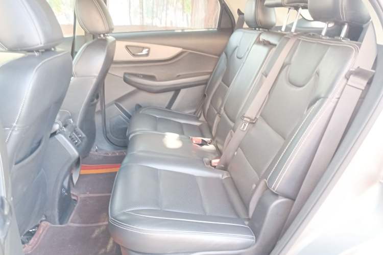 Used Dongfeng Fengon S560 2018 1.8L CVT Elite Model 7 Seats Left Rear Seat
