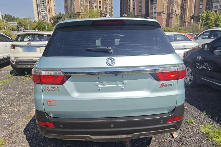 Used Dongfeng Fengon S560 2018 1.8L CVT Elite Model 7 Seats Rear