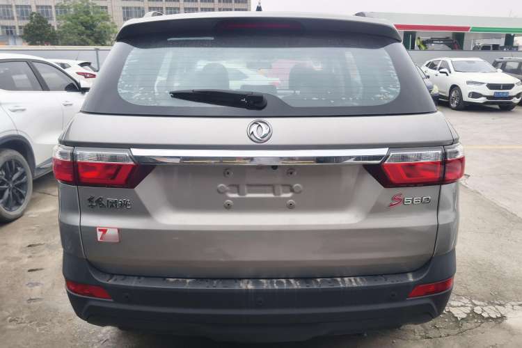 Used Dongfeng Fengon S560 2018 1.8L CVT Elite Model 7 Seats Rear