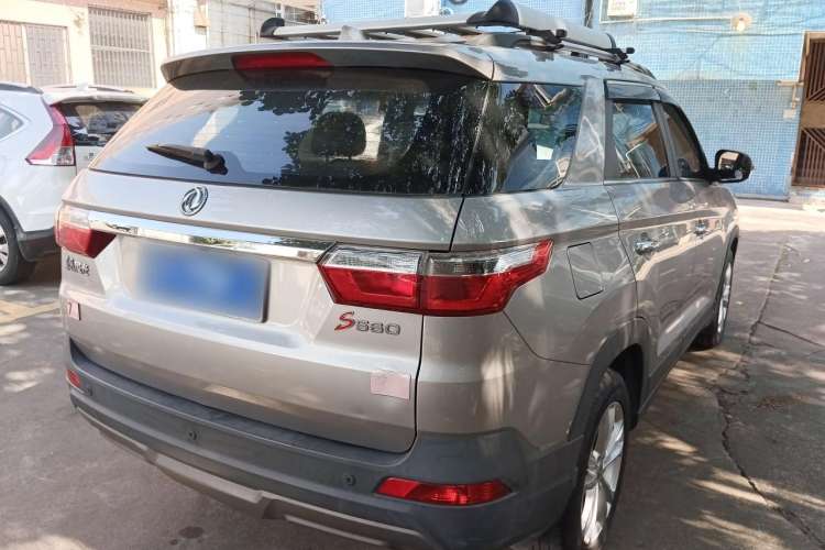 Used Dongfeng Fengon S560 2018 1.8L CVT Elite Model 7 Seats Rear Right 45 Deg