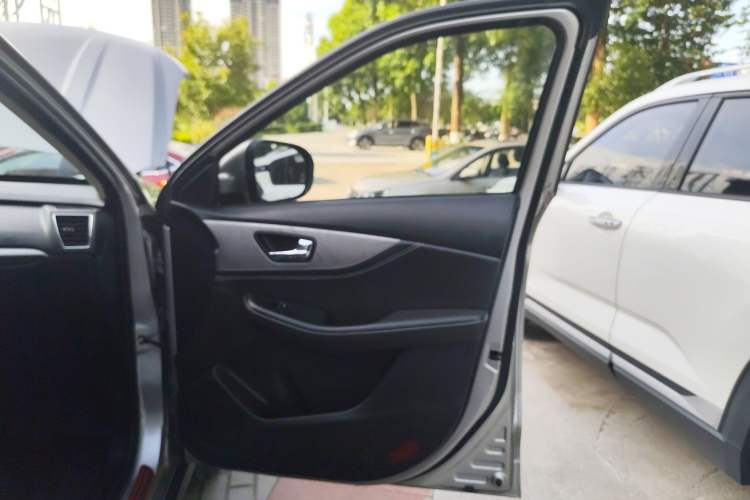 Used Dongfeng Fengon S560 2018 1.8L Manual Urban Model 7 Seats Right Front Door Interior