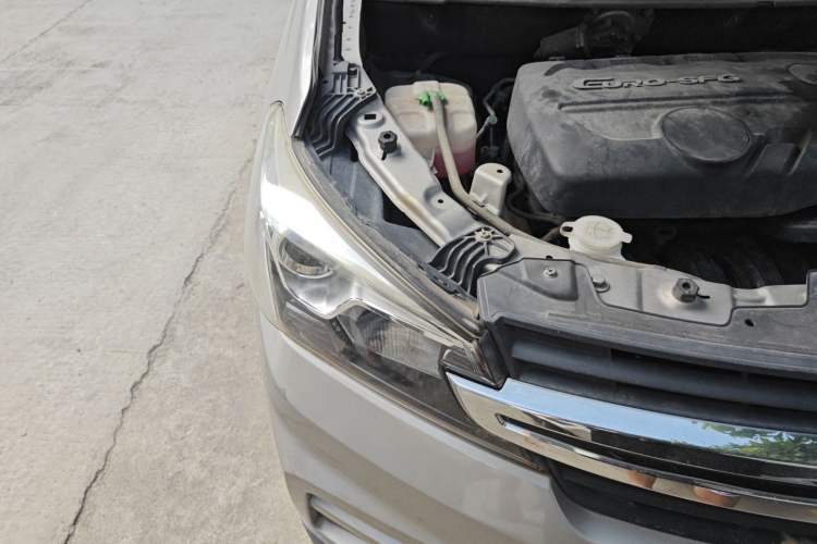Used Dongfeng Fengon S560 2018 1.8L Manual Urban Model 7 Seats Right Front Headlight
