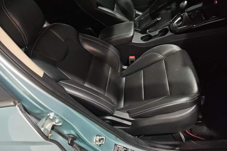 Used Dongfeng Fengon S560 2018 1.8L Manual Comfort 5-Seater China V Standard Right Front Seat