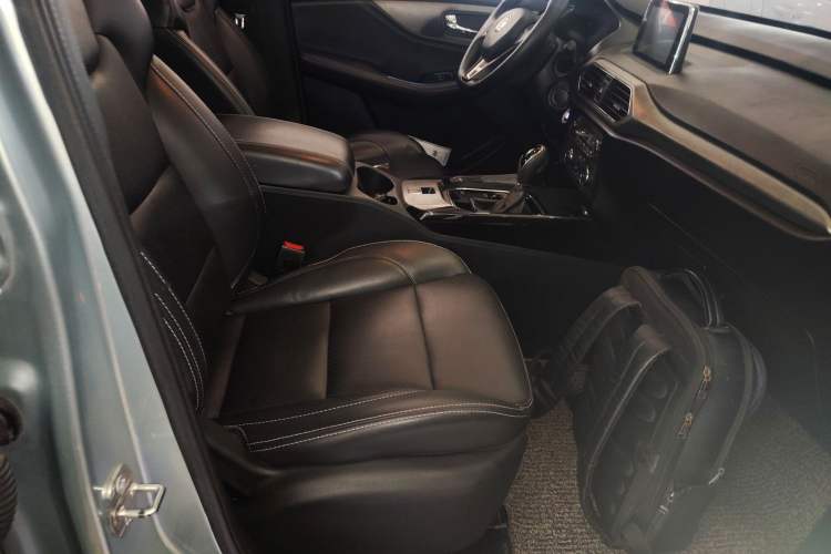 Used Dongfeng Fengon S560 2018 1.8L CVT Urban Model 5 Seats Right Front Seat