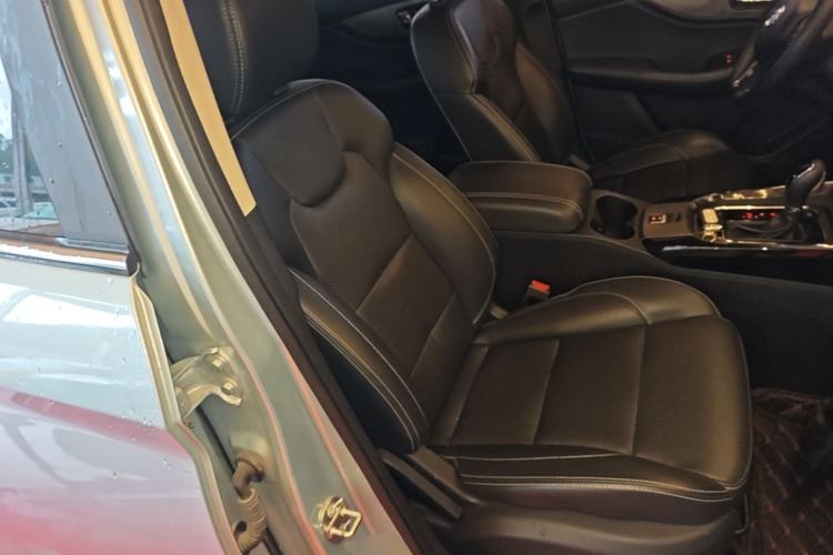 Used Dongfeng Fengon S560 2018 1.8L CVT Prestige Model Right Front Seat