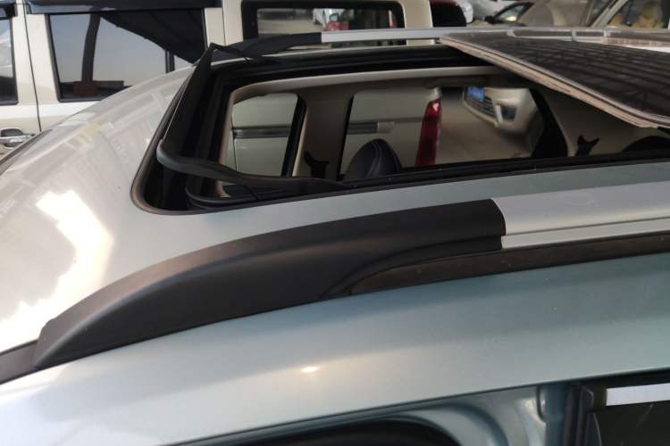 Used Dongfeng Fengon S560 2018 1.8L CVT Smart Connect 7-Seater Roof
