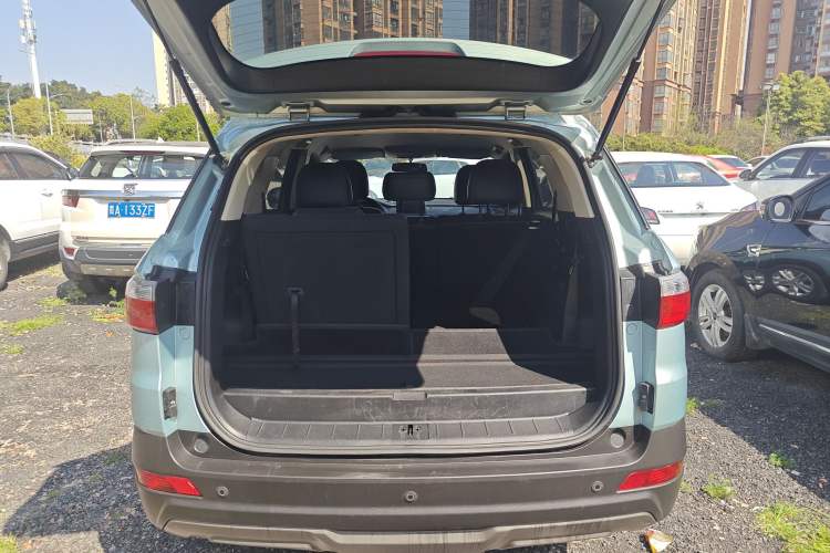 Used Dongfeng Fengon S560 2018 1.8L CVT Elite Model 7 Seats Trunk