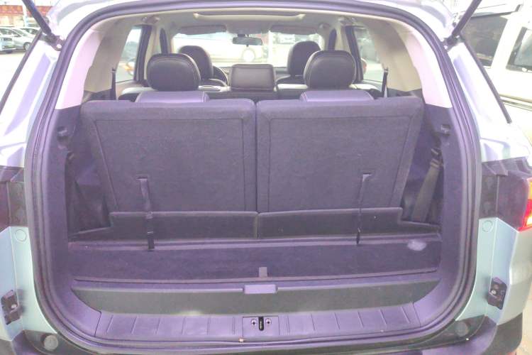 Used Dongfeng Fengon S560 2018 1.8L CVT Smart Connect 7-Seater Trunk