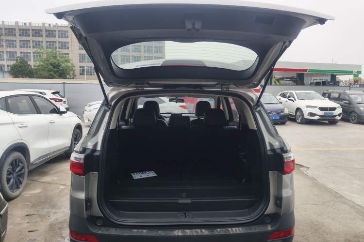 Used Dongfeng Fengon S560 2018 1.8L CVT Elite Model 7 Seats Trunk