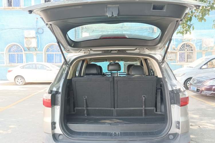 Used Dongfeng Fengon S560 2018 1.8L CVT Elite Model 7 Seats Trunk