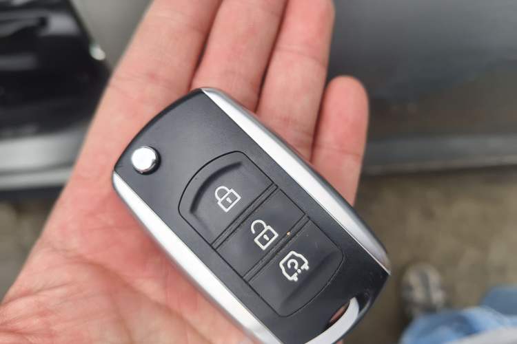 Used Dongfeng Fengon S560 2018 1.8L CVT Elite Model 7 Seats Vehicle Key