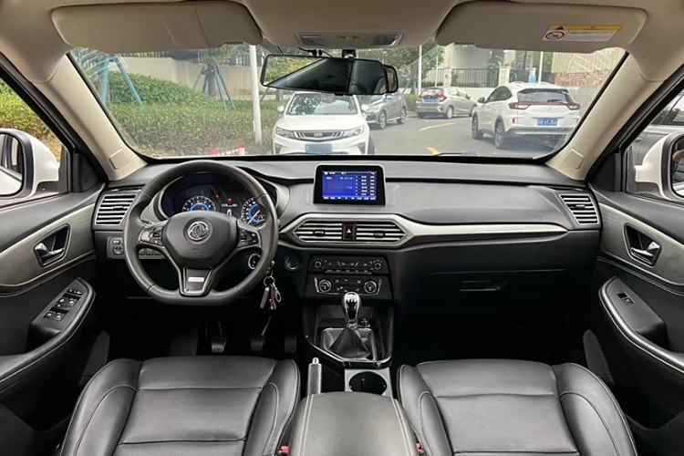 Used Dongfeng Fengon S560 2018 1.8L Manual Urban Model 7 Seats Audio And AC Panel