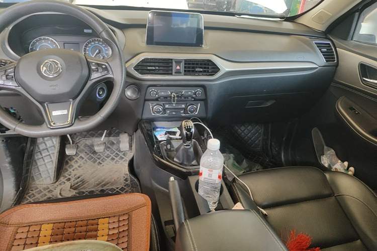 Used Dongfeng Fengon S560 2018 1.8L Manual Urban Model 7 Seats Audio And AC Panel