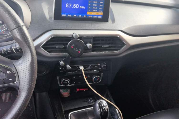 Used Dongfeng Fengon S560 2018 1.8L Manual Urban Model 7 Seats Audio And AC Panel