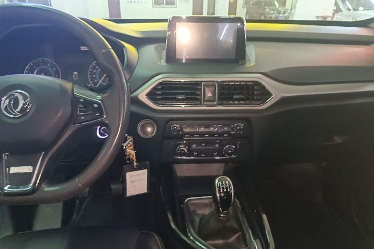 Used Dongfeng Fengon S560 2018 1.8L Manual Urban Model 7 Seats Audio And AC Panel
