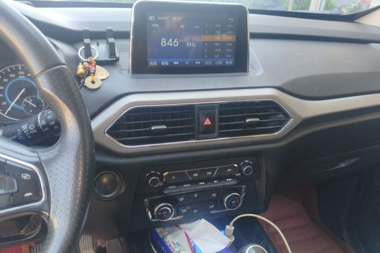 Used Dongfeng Fengon S560 2018 1.8L Manual Comfort 7-Seater Audio And AC Panel