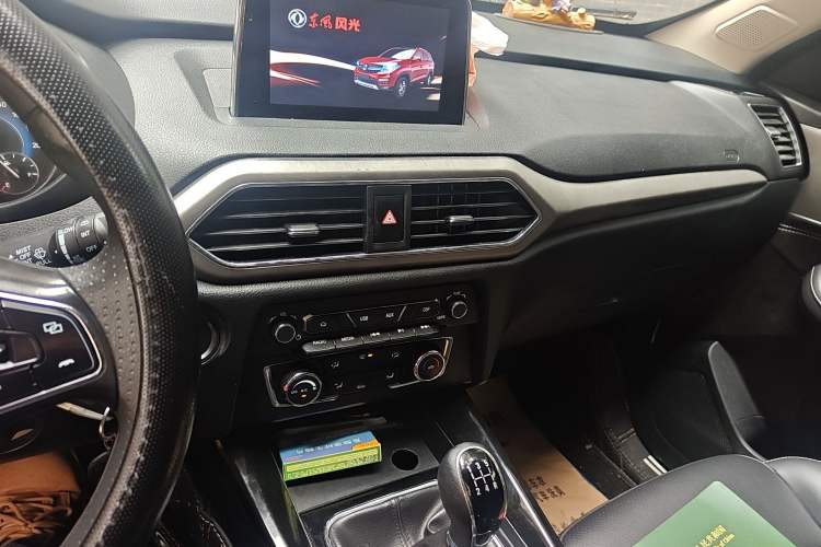 Used Dongfeng Fengon S560 2018 1.8L Manual Elite 7-Seater Audio And AC Panel