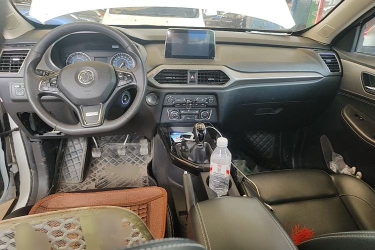 Used Dongfeng Fengon S560 2018 1.8L Manual Urban Model 7 Seats Center Console
