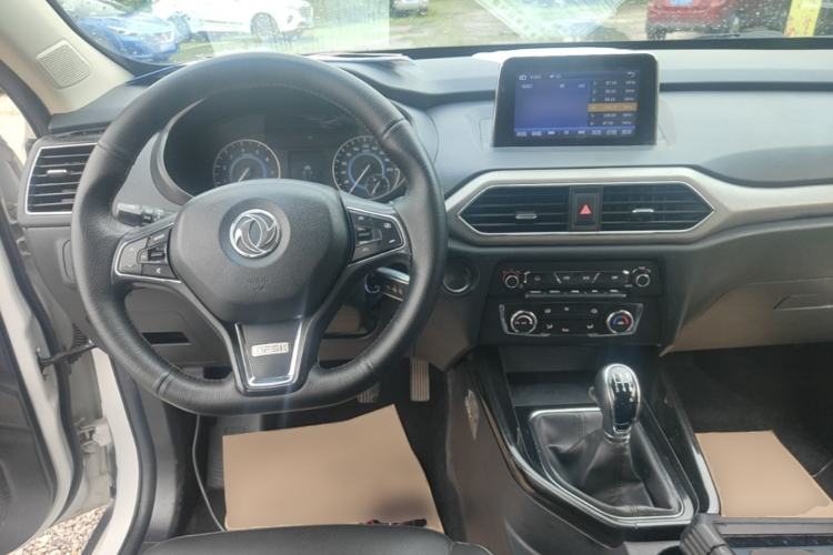 Used Dongfeng Fengon S560 2018 1.8L Manual Urban Model 7 Seats Center Console