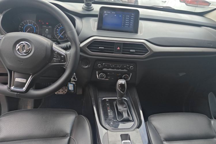 Used Dongfeng Fengon S560 2018 1.8L CVT Elite Model 7 Seats Center Console