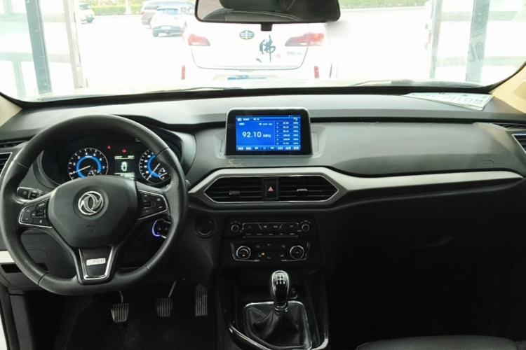 Used Dongfeng Fengon S560 2018 1.8L Manual Urban Model 7 Seats Center Console