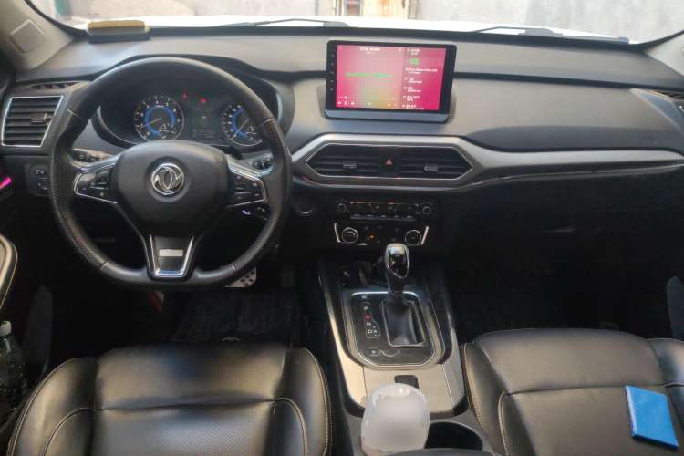 Used Dongfeng Fengon S560 2018 1.8L CVT Elite Model 7 Seats Center Console
