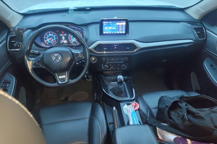 Used Dongfeng Fengon S560 2018 1.8L Manual Urban Model 7 Seats Center Console