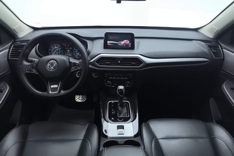 Used Dongfeng Fengon S560 2018 1.8L CVT Elite Model 5 Seats Center Console