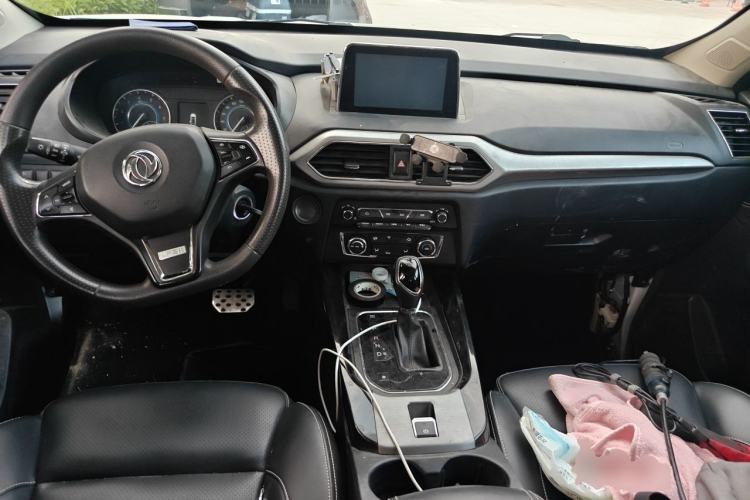 Used Dongfeng Fengon S560 2018 1.8L CVT Elite Model 7 Seats Center Console