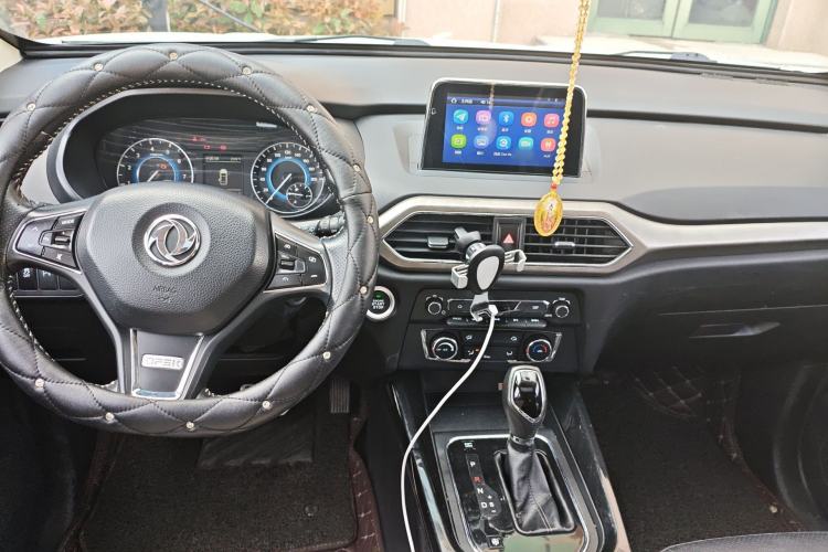 Used Dongfeng Fengon S560 2018 1.8L CVT Urban Model 7 Seats Center Console