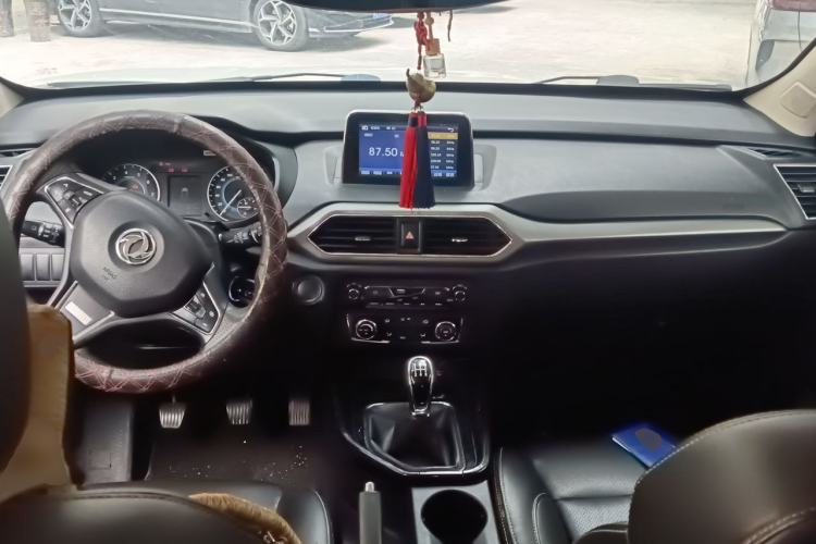 Used Dongfeng Fengon S560 2018 1.8L Manual Comfort 7-Seater Center Console