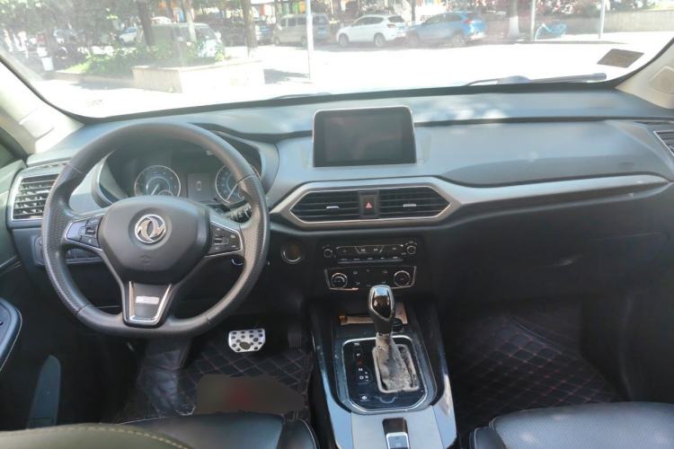 Used Dongfeng Fengon S560 2018 1.8L CVT Elite Model 7 Seats Center Console
