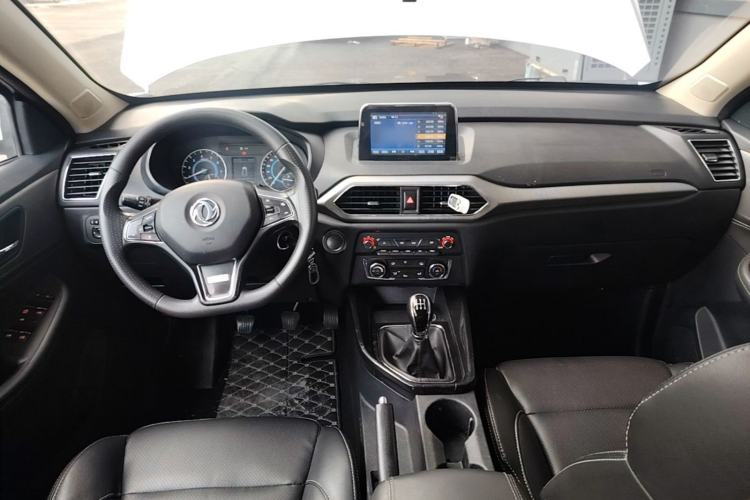 Used Dongfeng Fengon S560 2018 1.8L Manual Urban Model 5 Seats Center Console