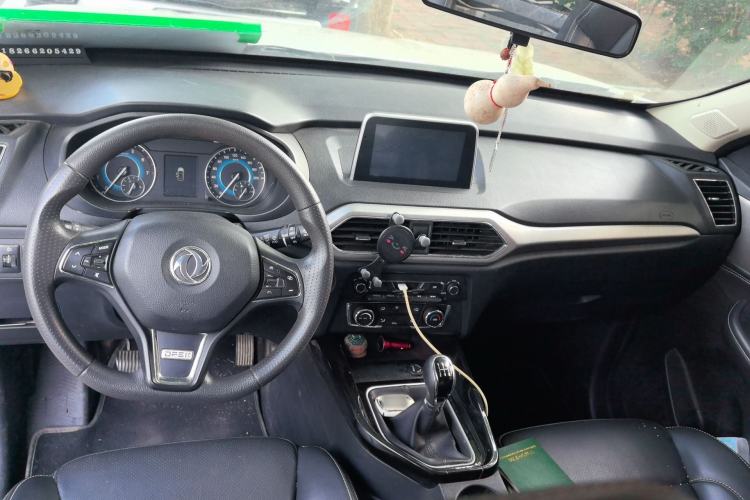 Used Dongfeng Fengon S560 2018 1.8L Manual Urban Model 7 Seats Center Console