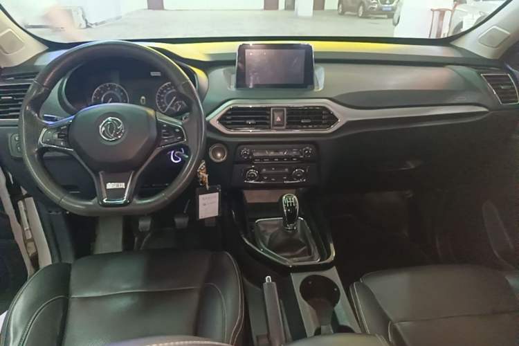 Used Dongfeng Fengon S560 2018 1.8L Manual Urban Model 7 Seats Center Console