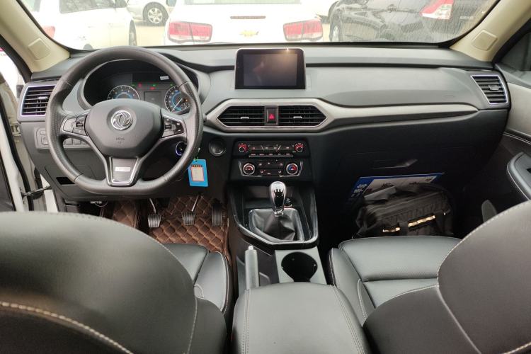 Used Dongfeng Fengon S560 2018 1.8L Manual Urban Model 7 Seats Center Console