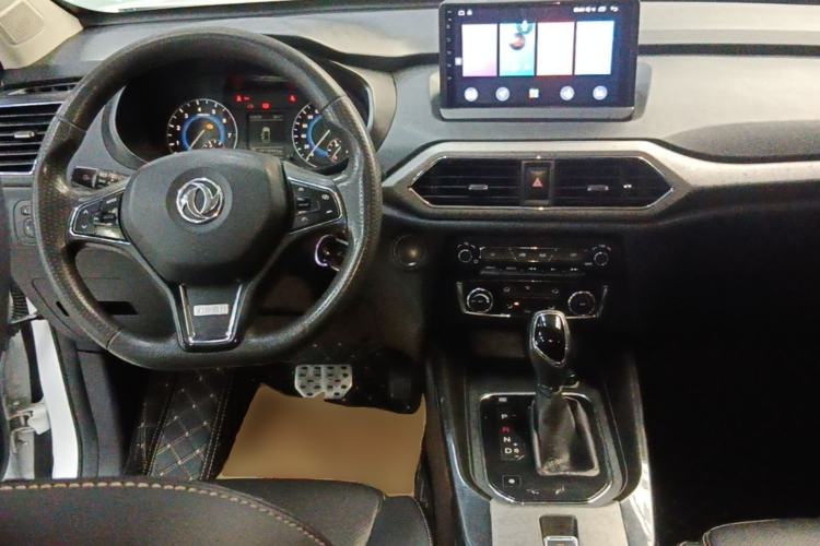 Used Dongfeng Fengon S560 2018 1.8L CVT Elite Model 5 Seats Center Console