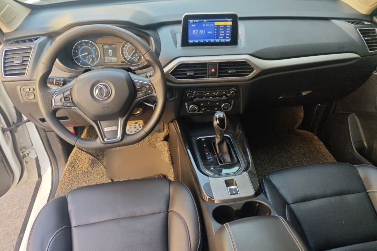 Used Dongfeng Fengon S560 2018 1.8L CVT Elite Model 7 Seats Center Console