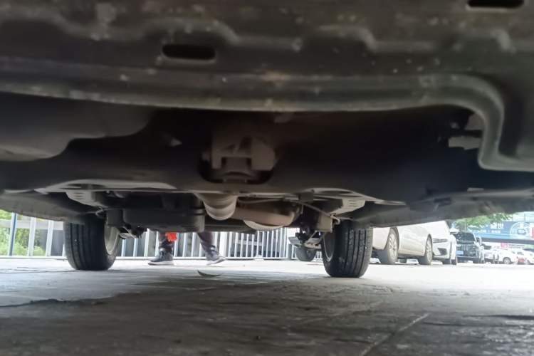 Used Dongfeng Fengon S560 2018 1.8L Manual Comfort 7-Seater Chassis Front