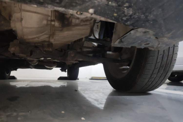 Used Dongfeng Fengon S560 2018 1.8L Manual Elite 7-Seater Chassis Front Left