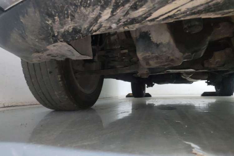 Used Dongfeng Fengon S560 2018 1.8L Manual Elite 7-Seater Chassis Front Right