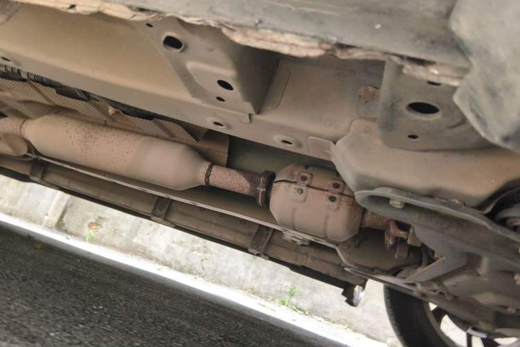 Used Dongfeng Fengon S560 2018 1.8L Manual Comfort 7-Seater Chassis Front Right